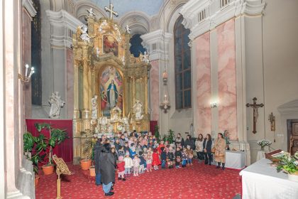Copiii de la gradinita Zwergenhaus au adus bunatate de Sfantul Martin