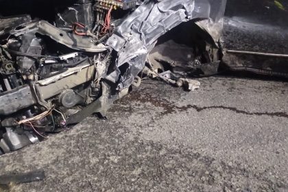 Doua masini distruse pe autostrada A1 langa Sibiu
