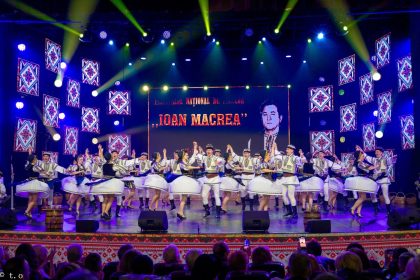 Folclorul romanesc sarbatorit la Sibiu bilete Festival Ioan Macrea