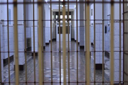 Hotii care au jefuit o biserica din Copsa Mica raman inchisi