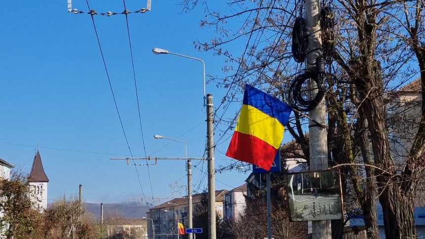 Mediashul se pregateste de 1 Decembrie cu steaguri