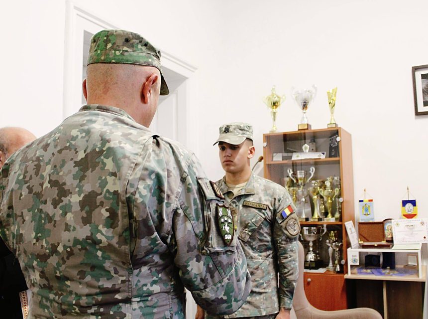 Moment emoionant la Scoala Militara din Sibiu cel mai tanar elev a depus juramantul de ziua lui