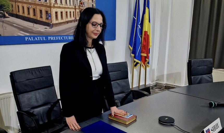 Noul subprefect al Sibiului Albu Andra Maria a jurat