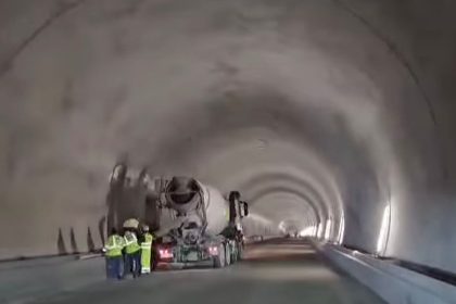 Pas urias pe Autostrada Sibiu Pitesti prima galerie turnata complet