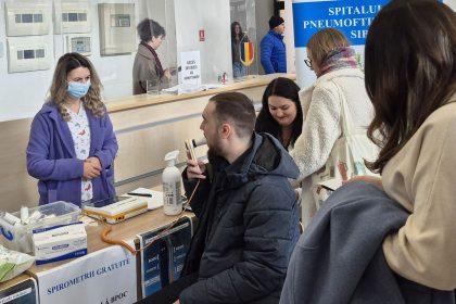 Peste 200 de studenti si au verificat sanatatea pulmonara la Sibiu