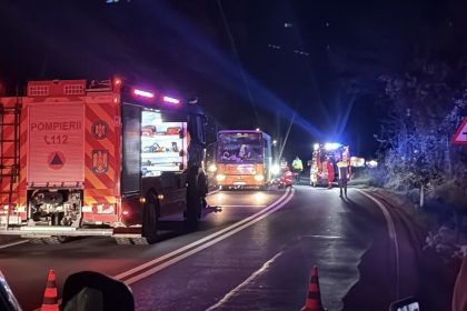 Pieton grav ranit la Hula Bradului strivit de autocar