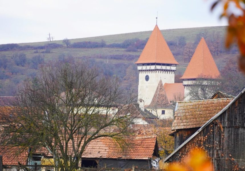 Poveste uimitoare din Dealu Frumos slanina in biserica