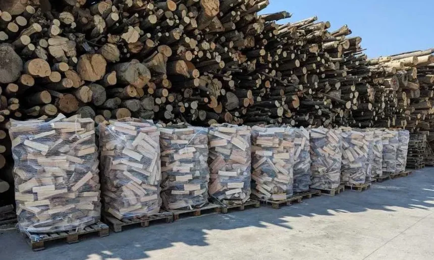 Preturi plafonate pentru lemn brichete si peleti