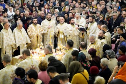 Procesiune impresionanta cu moastele Sfantului Andrei in Sibiu
