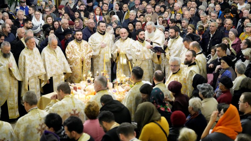 Procesiune impresionanta cu moastele Sfantului Andrei in Sibiu