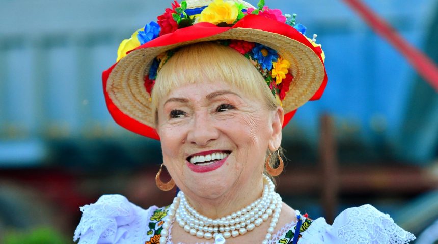 Programul complet al evenimentelor de 1 decembrie la Medias spectacol folcloric cu Sava Negrean Brudascu si grupul Salajenii