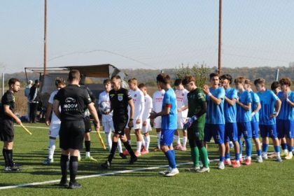 Scandal la meciul de copii parintii s au batut