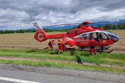 Sibian grav ranit de utilaj de despapusat porumb Elicopter SMURD la Valchid