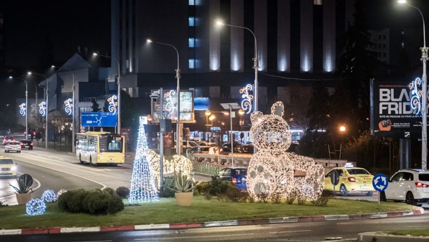 Sute de luminite festive se aprind in Sibiu