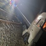 TIR scapat de sub control oprit la Apoldu de Jos