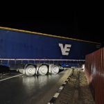 Trafic blocat pe DN1 la Scoreiu din cauza unui TIR