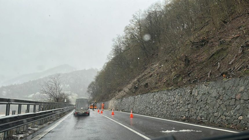 Traficul pe Valea Oltului restrictii pentru camioane si lucrari