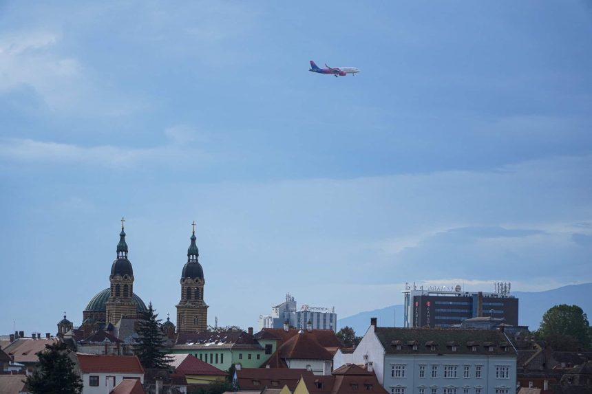 Un avion zboara timp de 6 ore peste Sibiu