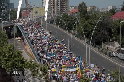 Un nou val de proteste sindicalistii solicita salariul minim mai mare