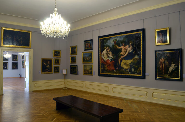 Vernisajul Mai mult decat tacere aduce arata Doinei Mihailescu