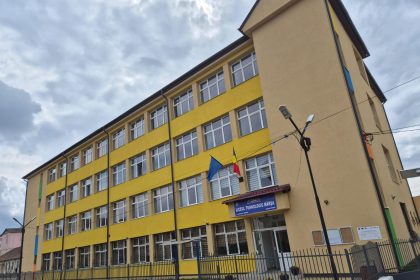 cazul elevului sechestrat si batut la liceu