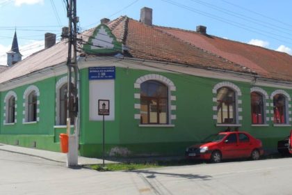 Acuzaii grave Poliiti btui copii n coal