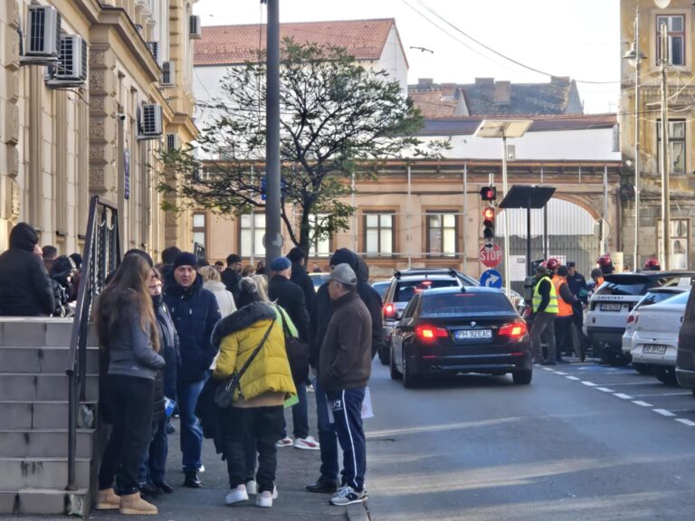 Alerte la Liceul Goga evacuati profesori si elevi