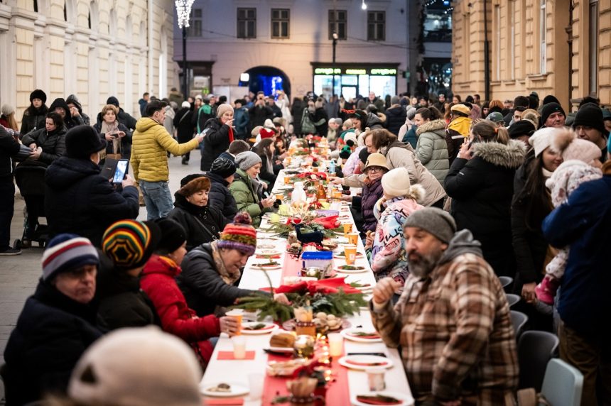 Cina care transforma Sibiul intr o familie urias