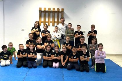 De pe uliele satului ctre performan elevii din Turnu Rosu i Sebeu de Jos fac taekwon do gratuit