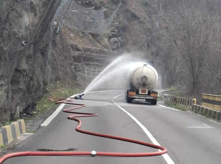 Desfasurare impressionanta de forte in Valea Oltului