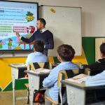 Exemplul care sparge prejudecati Adrian Pascu director de scoala