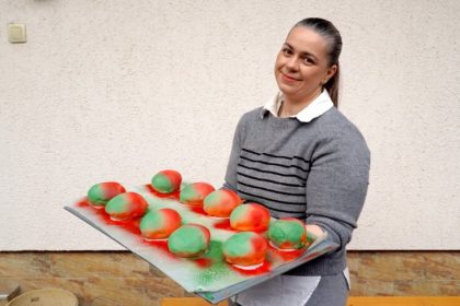 La Silvana Bakery coada mare la deschidere in Sibiu Prajiturile epuizate in mai putin de o ora foto video