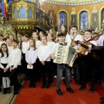 Magia Craciunului in Catedrala din Sibiu colindatori