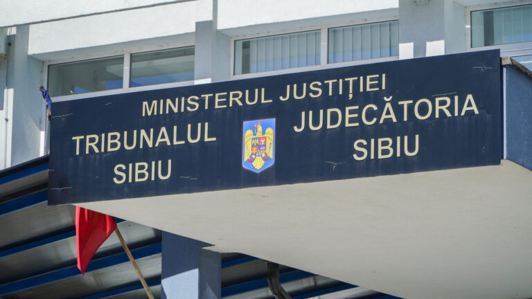 Mandat de arestare pentru femeile implicate in crima