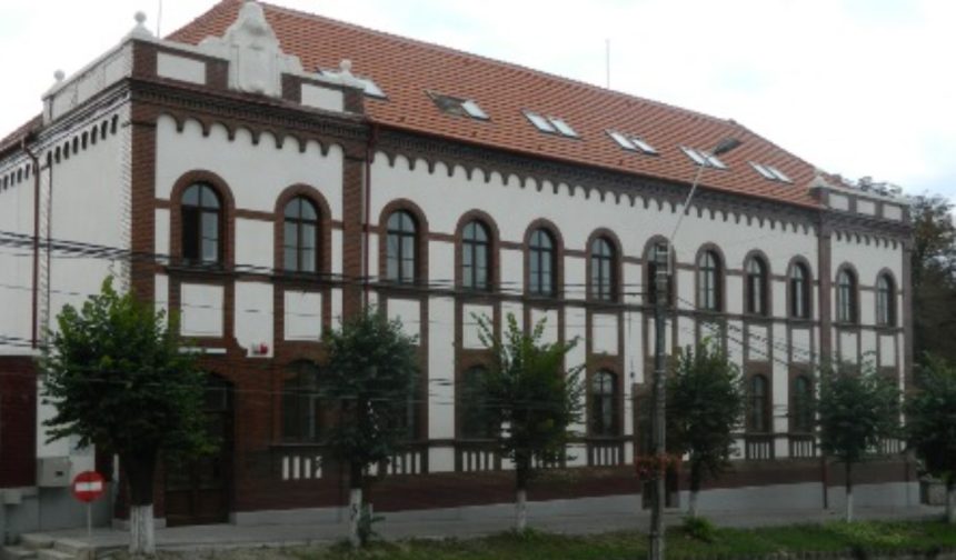 Medieseanul care si a amenintat mama a fost arestat