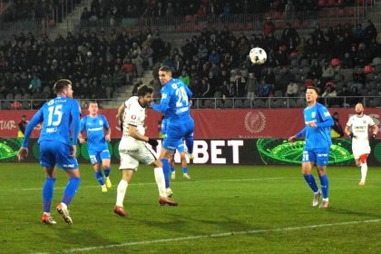 Neamtul debut cu stangul la FC Hermannstadt Craiova s a fortat doar o repriza la Sibiu foto video