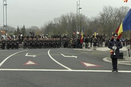 PARADA DE 1 DECEMBRIE 2 900 DE MILITARI SI 220 DE TEHNICI