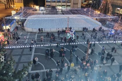 Patinoarul din Medias s a deschis program extins si preturi accesibile