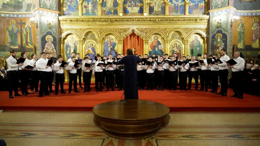 Patru coruri au colindat la Catedrala din Sibiu
