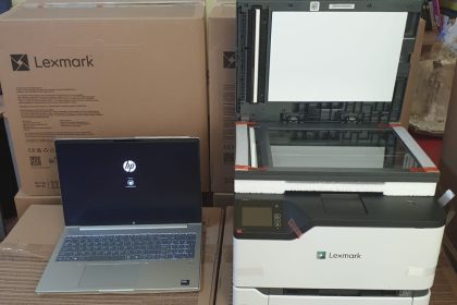 Primaria Medias distribuie echipamente IT in scoli