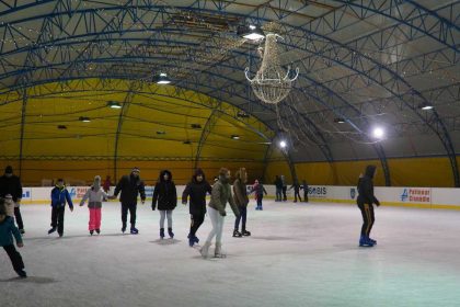 Primarul Cisndiei anunta ca se deschide patinoarul