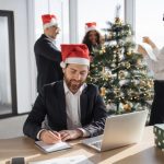 Primele angajatilor de stat in 2025 Sume mari pentru unii tichete mici pentru altii