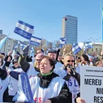 Profesorii ajung pe locul 3 in increderea romanilor in 2025