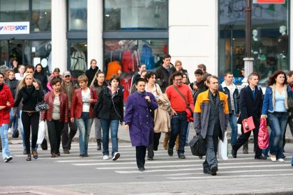 Prognoza sumbra populatia Romaniei ar putea scadea