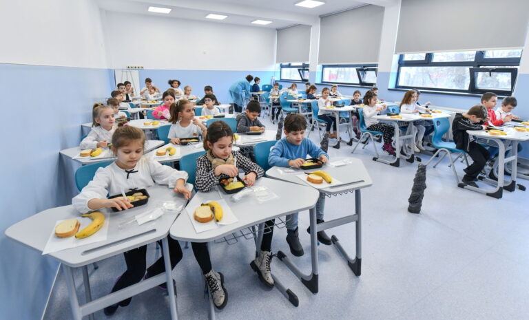 Programul Masa Sanatoasa se va continua in scoli pana in 2026