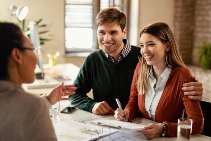 Ratele romnilor sub presiune imprumuturile statului scumpesc creditele