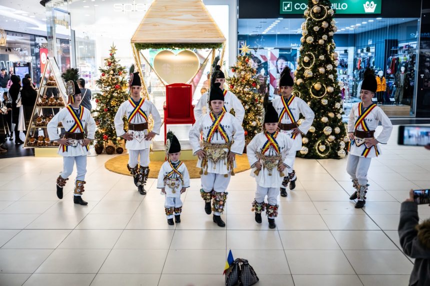 Shopping City Sibiu aduce colinde si dansuri folclorice de Cratun