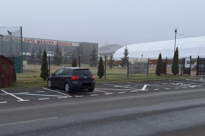 Statie de autobuz blocata in Cisnadie masina sta de 10 zile