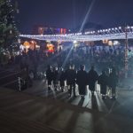 Sute de persoane la spectacolul Flori le dalbe din Medias