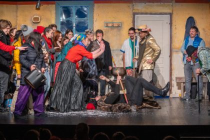 Teatrul Radu Stanca Sibiu ofera un spectacol online gratuit de Cratun
